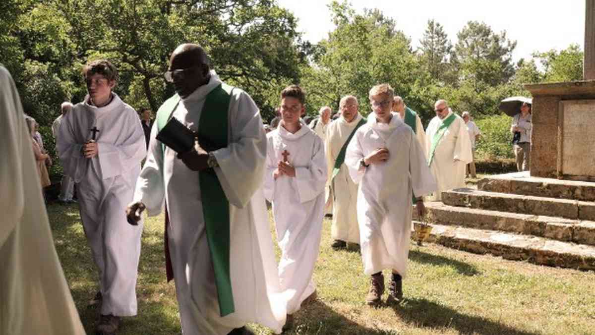 colloque_procession_1200